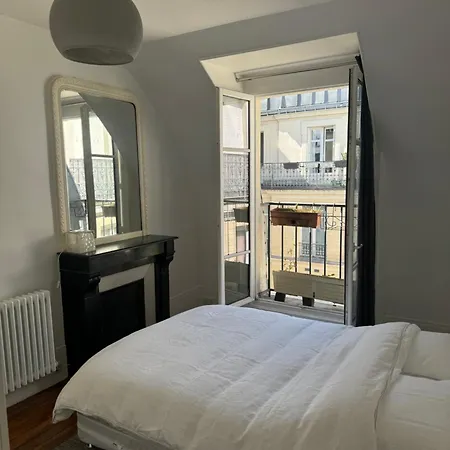 Bel Parisien Sacre-coeur Vue Apartment Paris