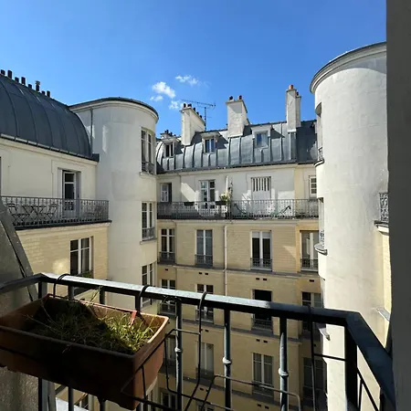 Bel Parisien Sacre-coeur Vue *